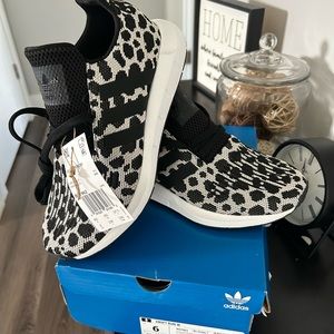 New with tags women’s size 6 run swift atheletic sneaker by Adidas
